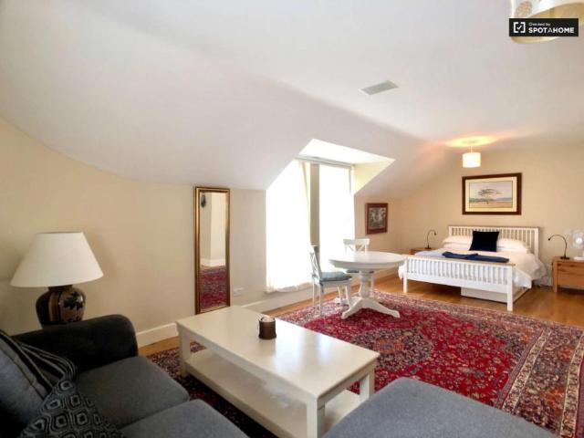 Apartment to rent in Bluebell, North Tipperary