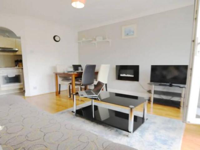 Apartment to rent in Bluebell, North Tipperary