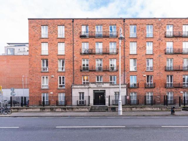 Apartment to rent in Bluebell, North Tipperary