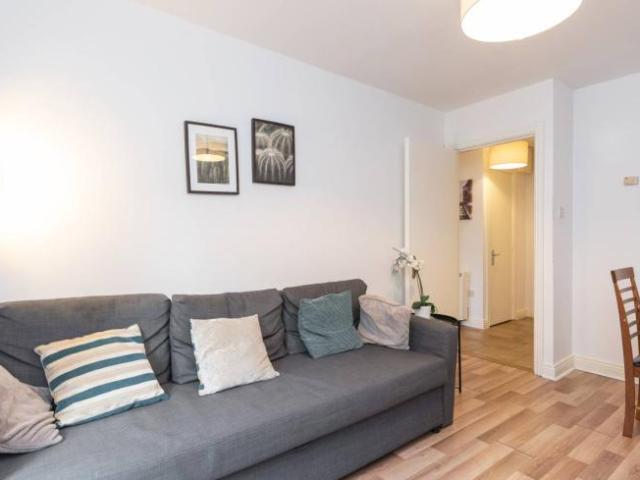 Apartment to rent in Bluebell, North Tipperary