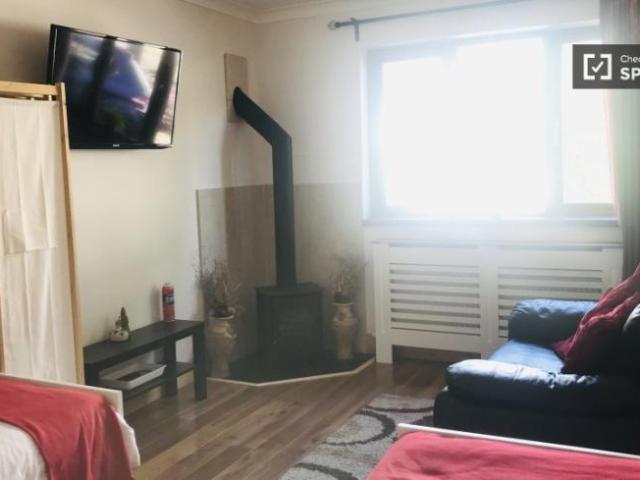 Apartment to rent in Bluebell, North Tipperary