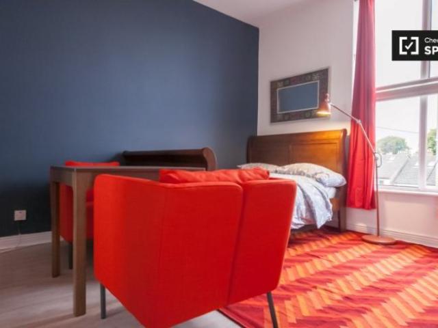 Apartment to rent in Bluebell, North Tipperary