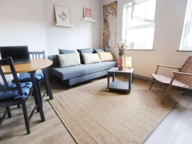 Apartment to rent in Bluebell, North Tipperary