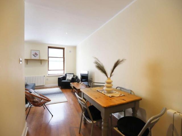 Apartment to rent in Bluebell, North Tipperary