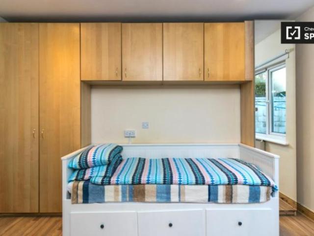 Apartment to rent in Bluebell, North Tipperary
