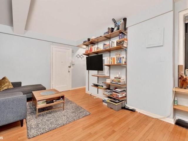 Apartment for sale in Arverne, New York