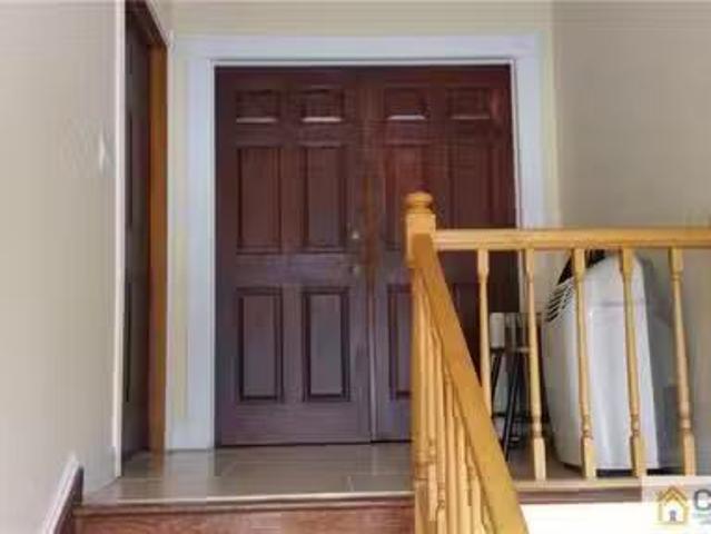 House for rent in Edison
