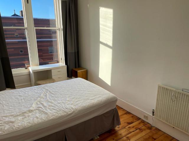 Apartment for rent in Dowanhill, Scotland