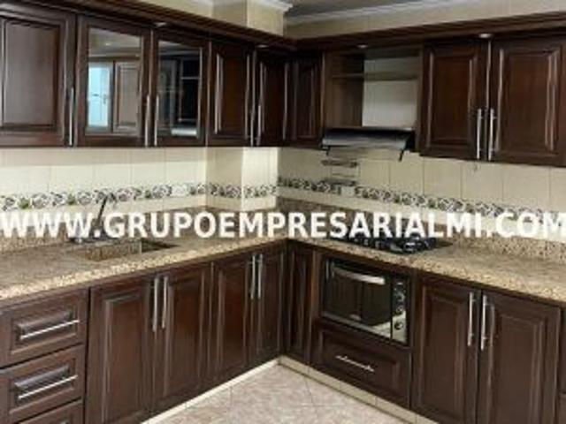 Apartamento en arriendo en Los Pinos, Medellín