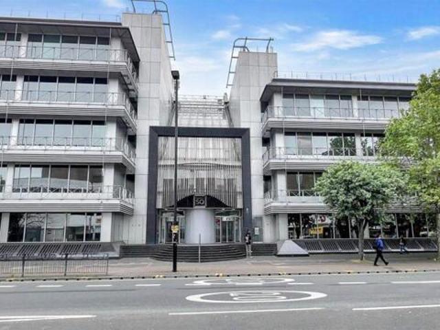 Apartment for sale in London Borough of Hounslow, Greater London