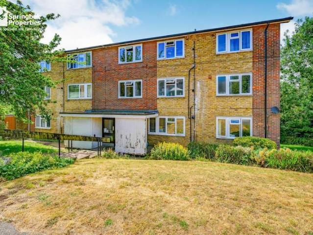 Apartment for sale in Hampstead, Bennetts End