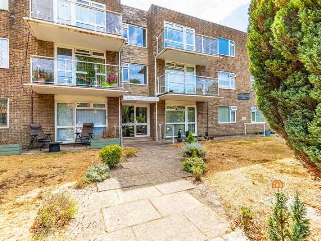 Apartment for sale in Upper Parkstone, Poole