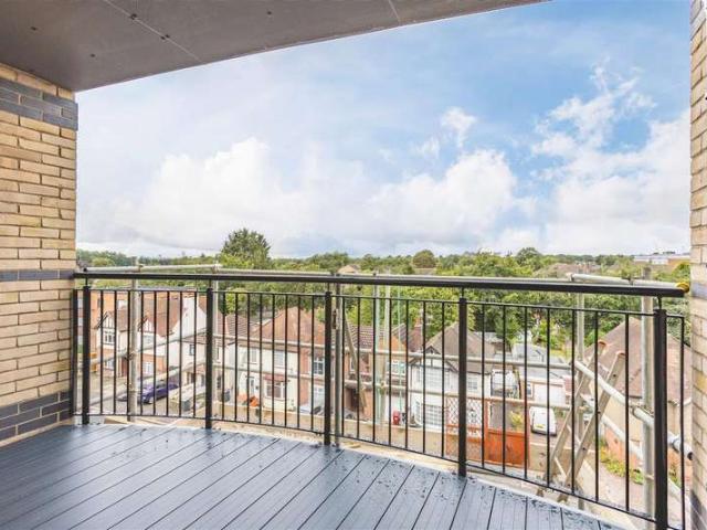 Apartment for sale in Slough, Myrke