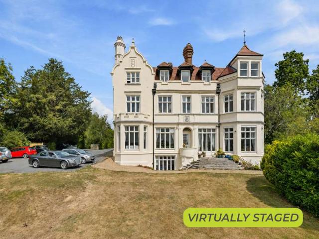 Apartment for sale in Perryfields, West Sussex