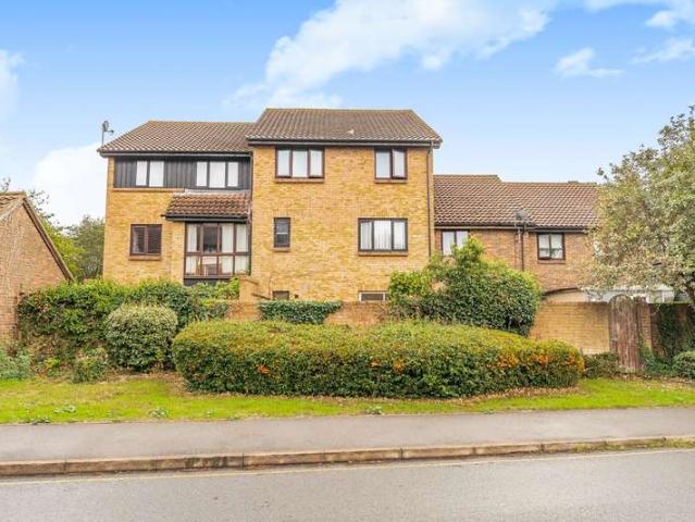 Apartment for sale in London Borough of Hounslow, Greater London
