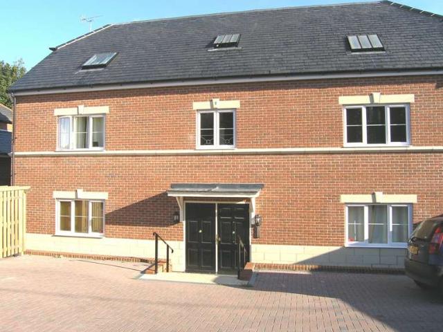 Apartment for sale in Hungerford, Eddington