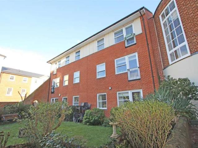 Apartment for sale in Hertford, Colliers End