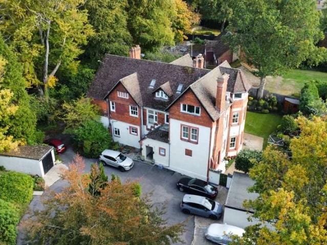 Apartment for sale in Old Dean, Heol-las