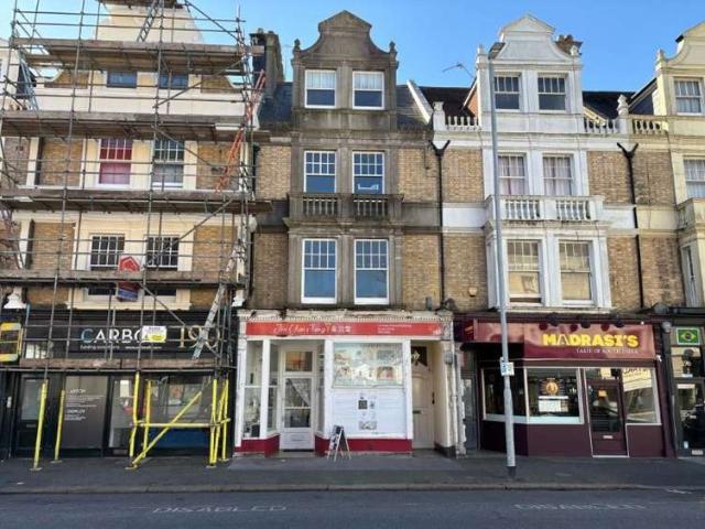 Apartment for sale in Aldrington