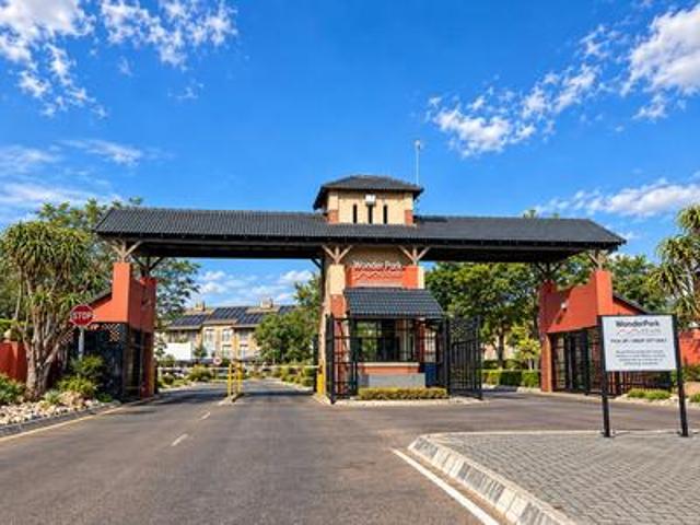 Apartment for sale in Akasia, City of Tshwane Metropolitan Municipality