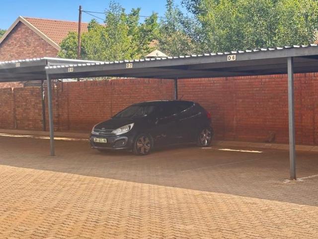 Apartment for rent in Monument Heights, Sol Plaatje Local Municipality