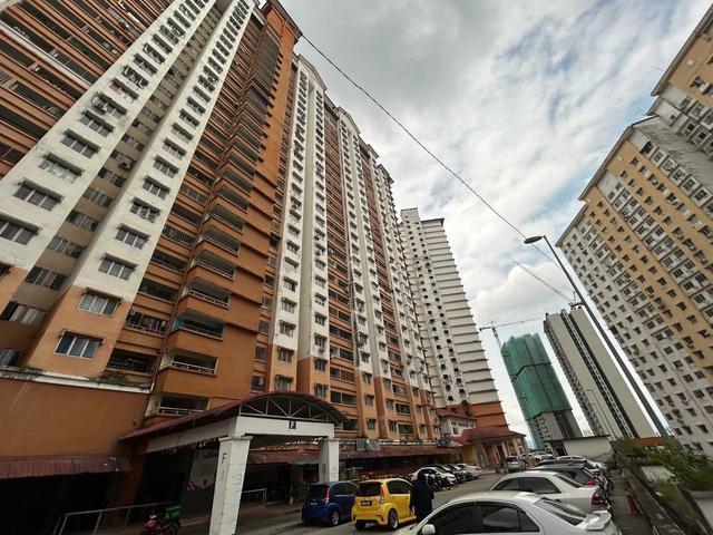 Apartment for sale in Petaling, Damansara Damai