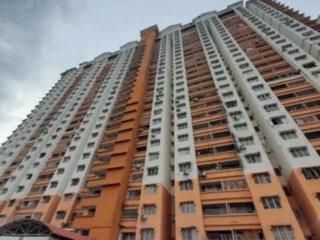 Apartment for sale in Petaling, Damansara Damai