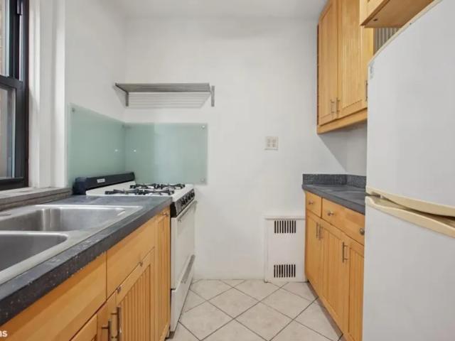 Apartment for sale in Queens, Arverne