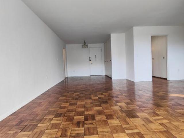 Apartment for sale in Queens, Arverne