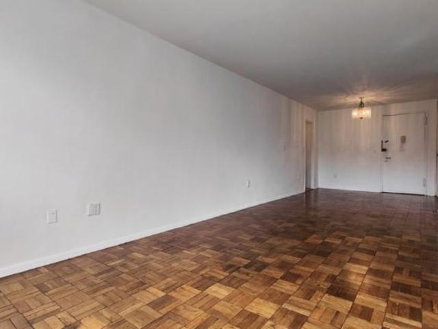Apartment for sale in Queens, Arverne