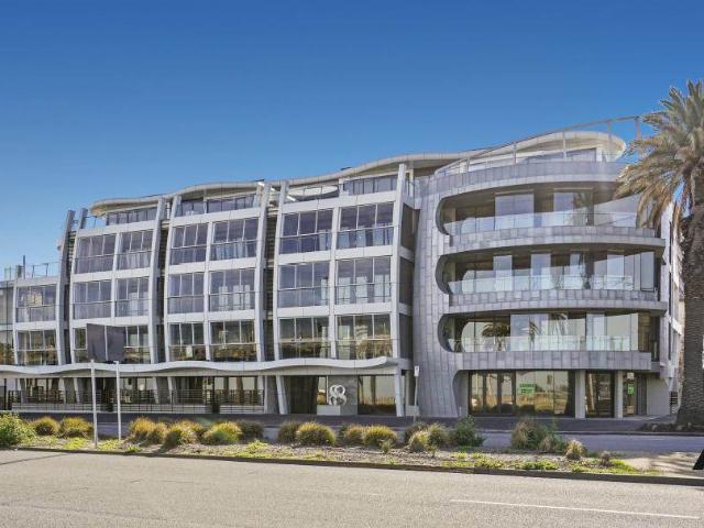 Apartment for rent in Albert Park, Melbourne