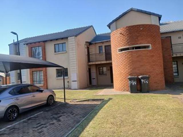 Apartment for sale in Akasia, Gauteng