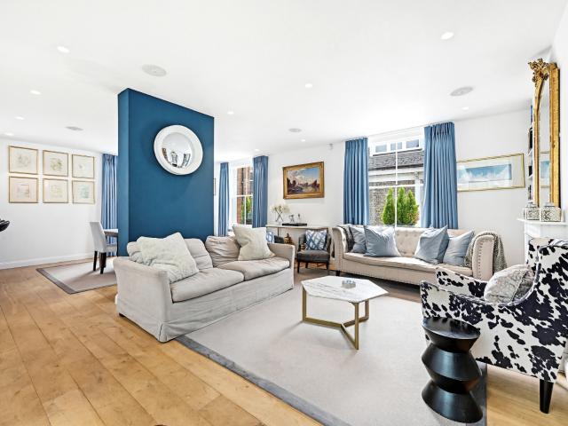 Apartment for rent in Kensington, Greater London