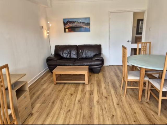 Apartment to rent in Bluebell, North Tipperary