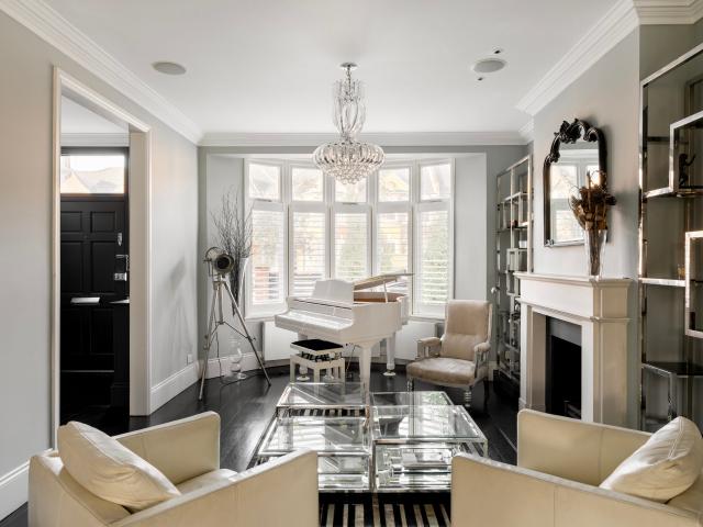 Apartment for rent in North Kensington, Greater London