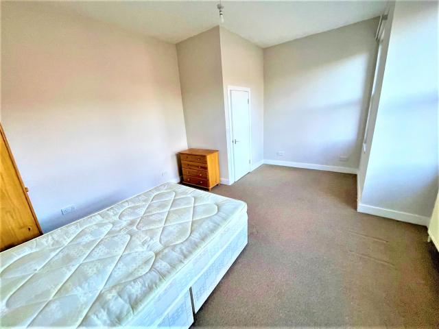 Apartment for rent in Furzedown, Greater London