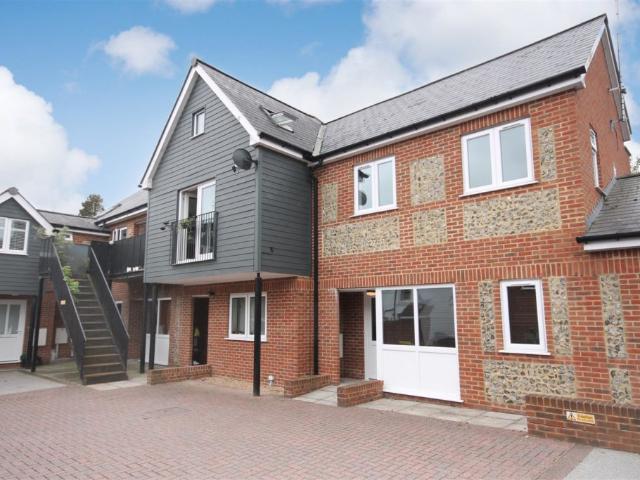 Apartment for rent in Rose Hill, Pachesham Park