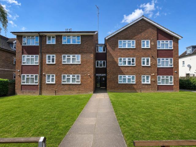 Apartment for rent in Church End, Greater London