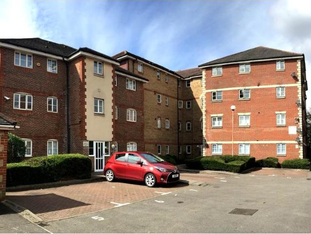 Apartment for rent in Scrattons Farm, Greater London