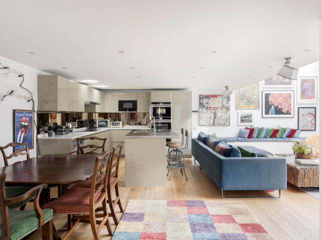 Apartment for rent in Brompton, Greater London