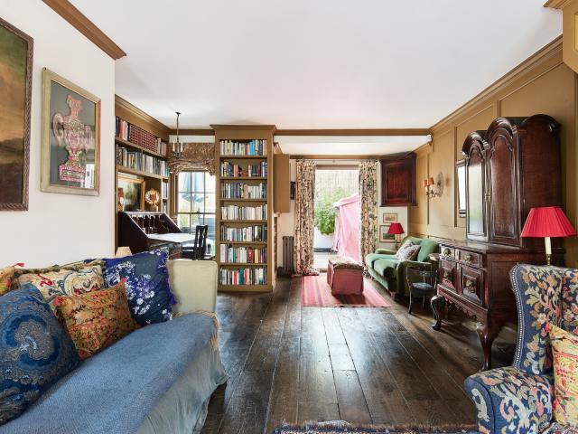 Apartment for rent in Kensington, Greater London