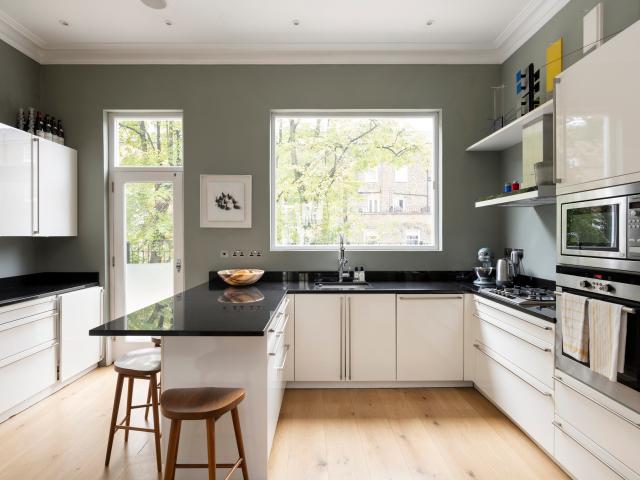 Apartment for rent in Silchester Estate, Greater London