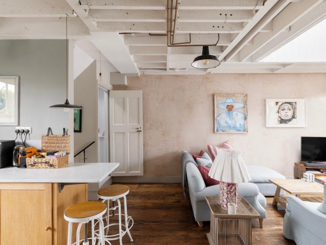 Apartment for rent in North Kensington, Greater London