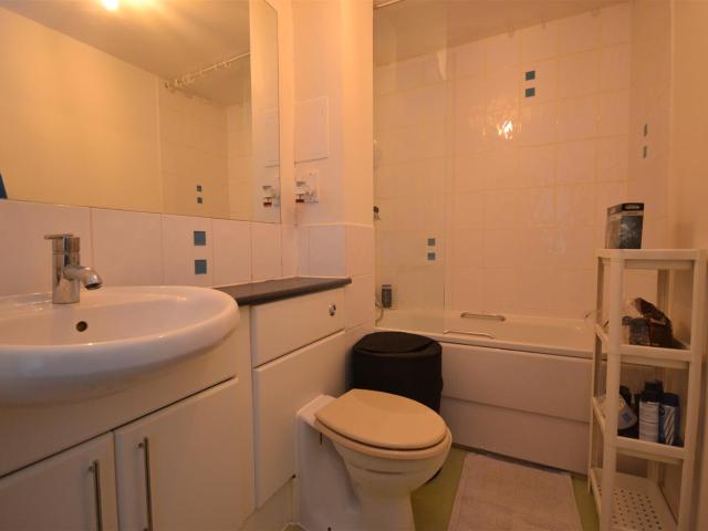 Apartment for rent in Hale End, Greater London