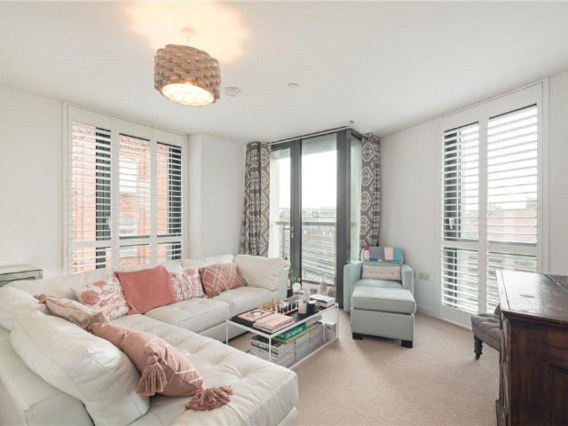 Apartment for rent in South Lambeth, Greater London