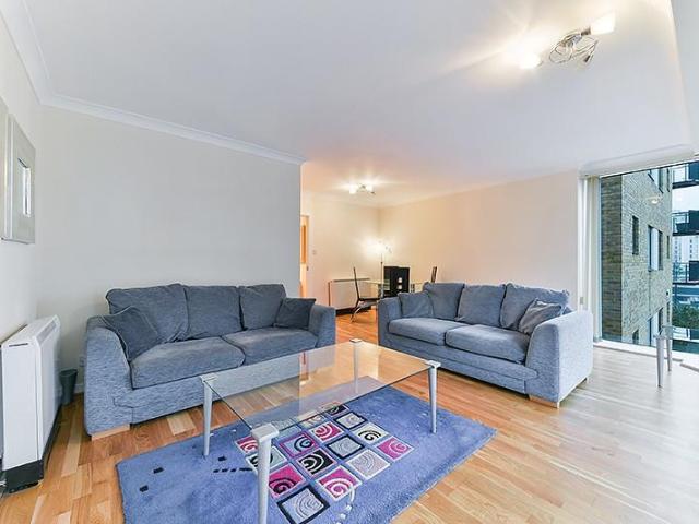 Apartment for rent in Boardwalk Place, Blackwall