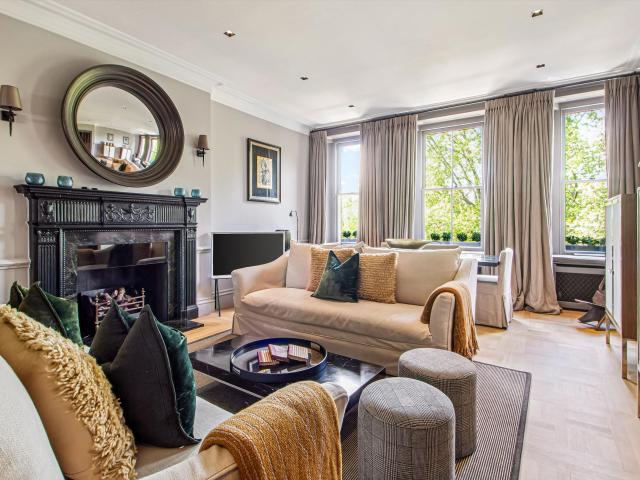 Apartment for rent in Hans Town, Greater London