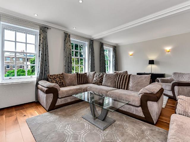 Apartment for rent in Marylebone, Greater London