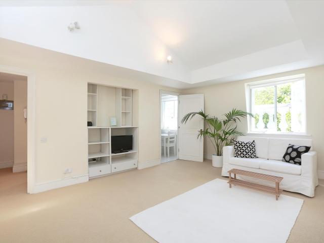 Apartment for rent in Brompton, Greater London