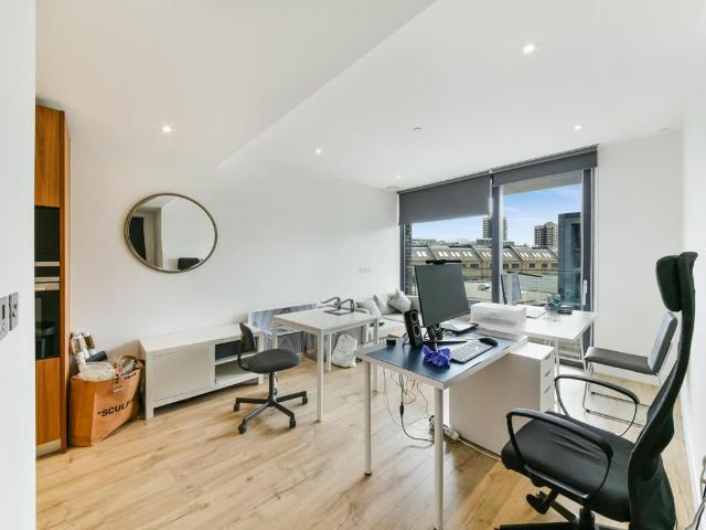 Apartment for rent in St. George in the East, Greater London